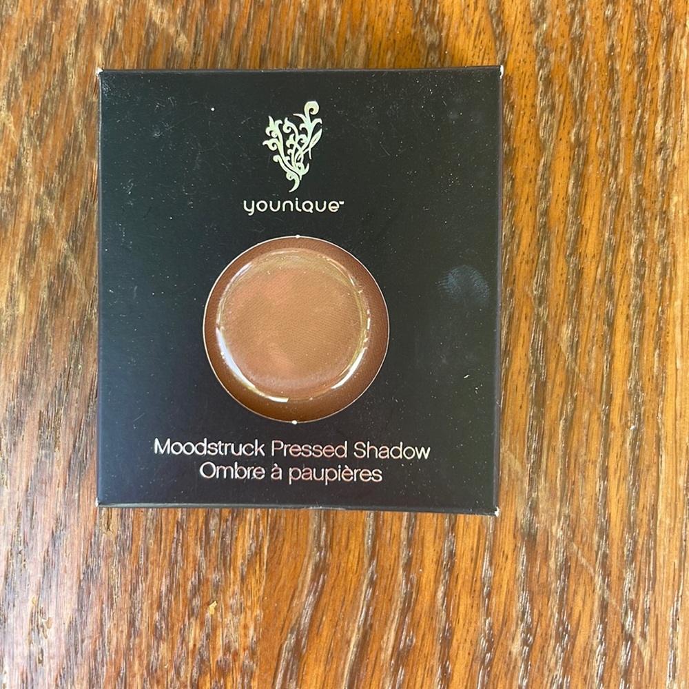 Younique Shadow